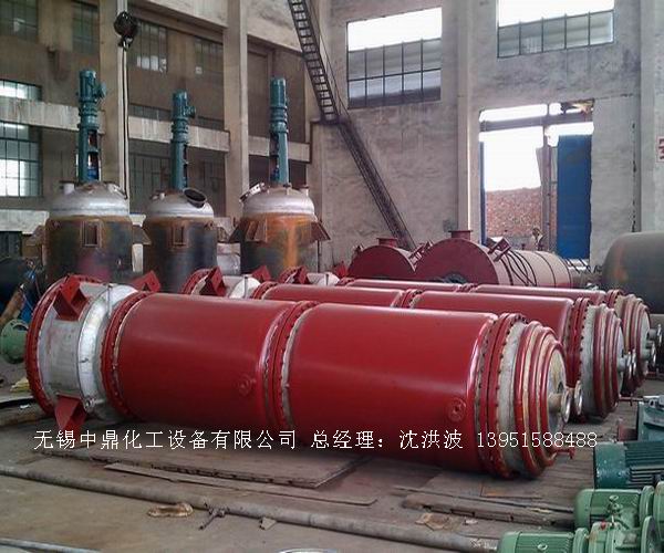 如何正確選購離心式刮板薄膜蒸發(fā)器？中鼎化工告訴您技巧。